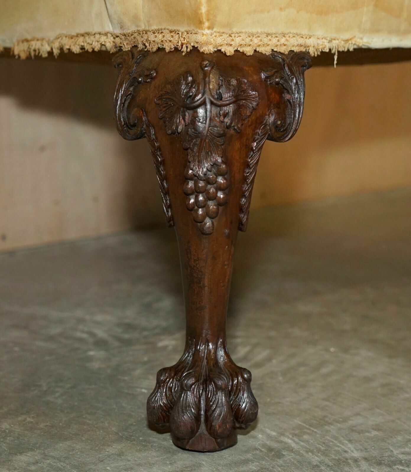 photo furniture Important Pair Of George III Hand Carved Circa 1780 Antique Lions Paw Armchairs