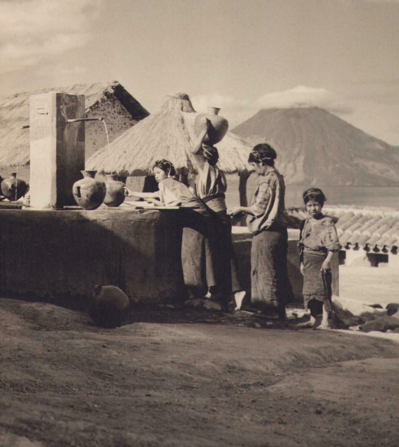 Hanna Seidel Guatemala, Village, People, Black And White Photography, Ca. 1960s, 1960er photo furniture