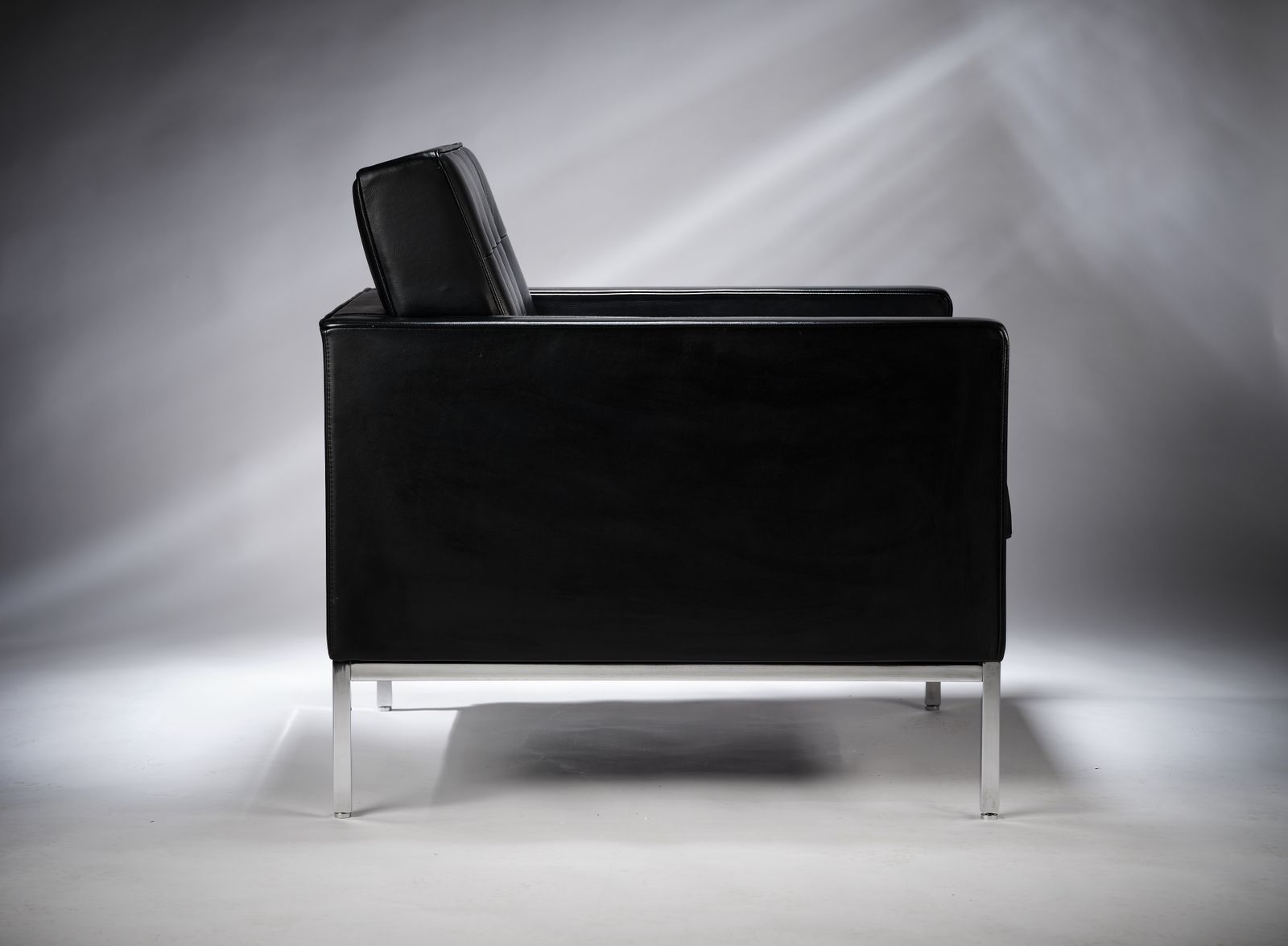 Sublime & Extremely Rare Italian 'Volo' Black Leather Florence Knoll Lounge Chair With Floating Button Detail, Near Immaculate Condition, Circa 2006 photo buy