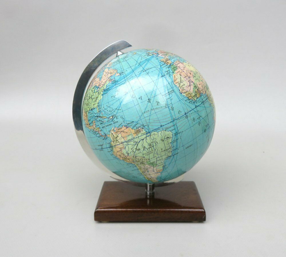 photo vintage Earth & Moon Globes From Columbus Publishing House, 1960s, Set Of 2