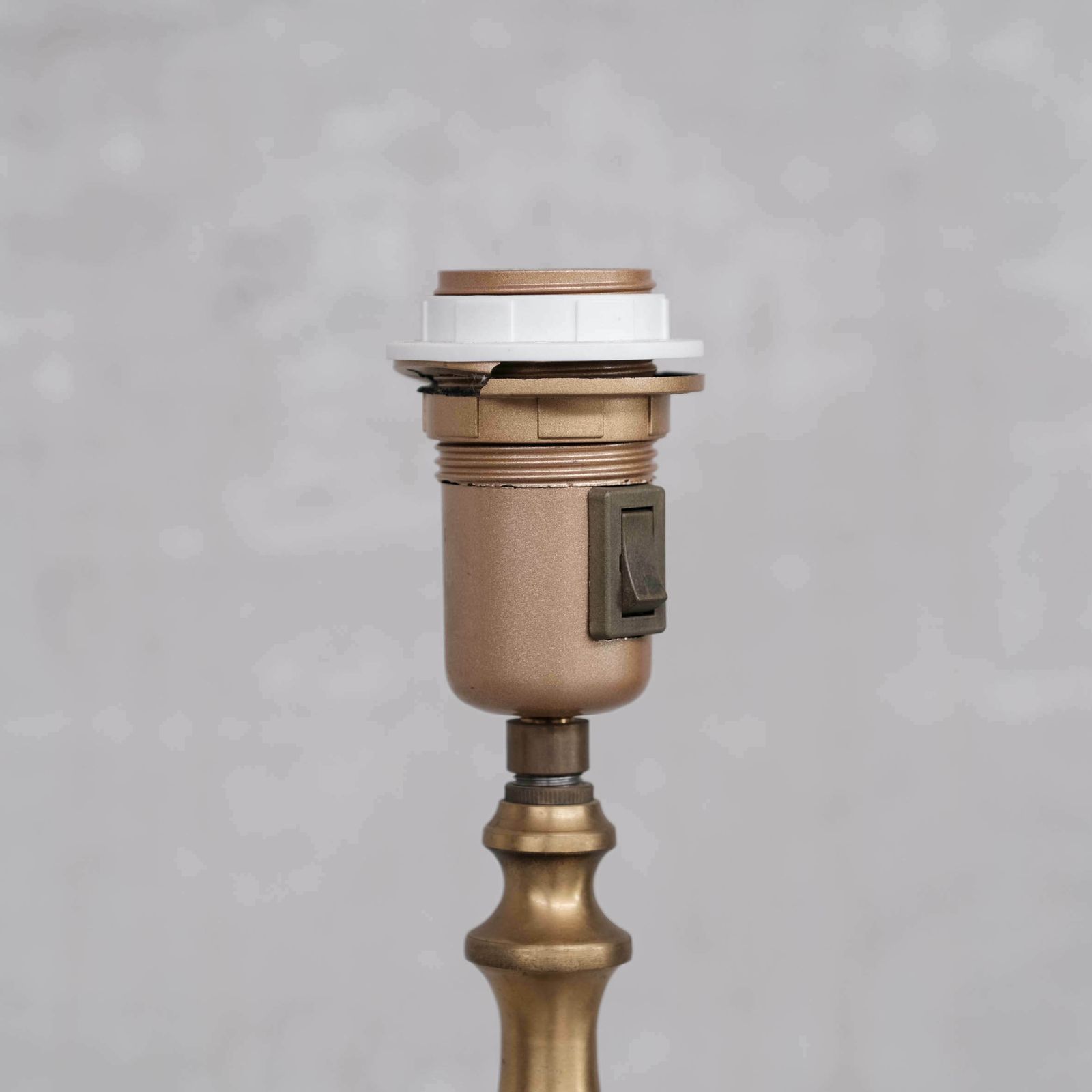 photo vinterior Pair Of Leather And Brass Mid Century Einar Bäckström Floor Lamps