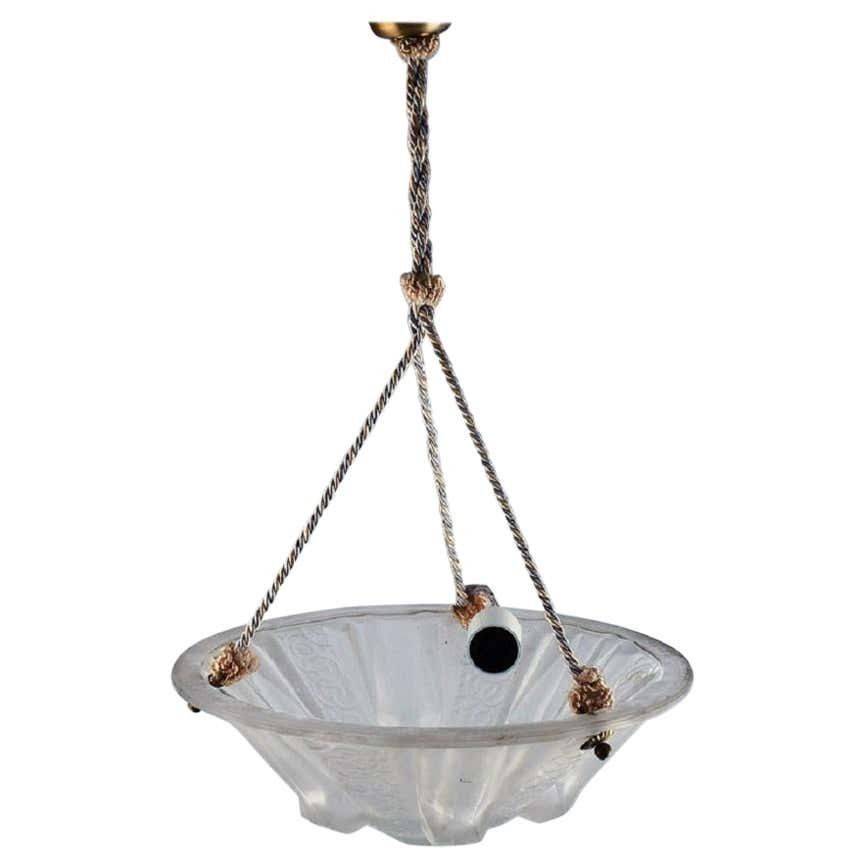 Muller Frères, Luneville, Large Impressive Art Deco Chandelier With Foliage