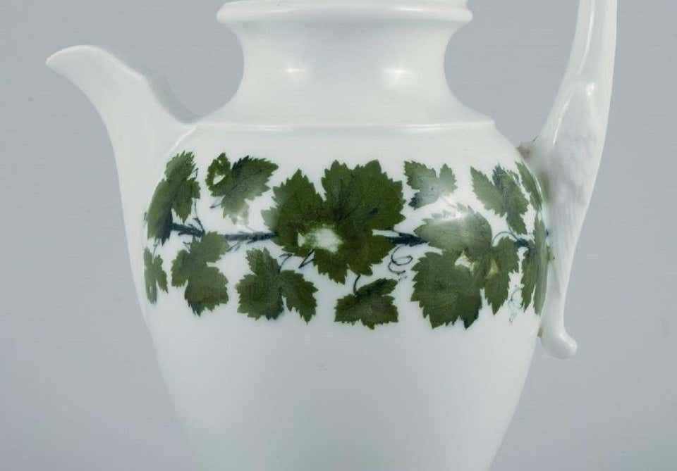 Meissen Green Ivy Vine. Coffee Pot In Hand Painted Porcelain. Early 20th Century photo Home Decor