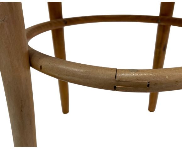 Timeless Wooden Chair, Mid 20th Century photo vinterior