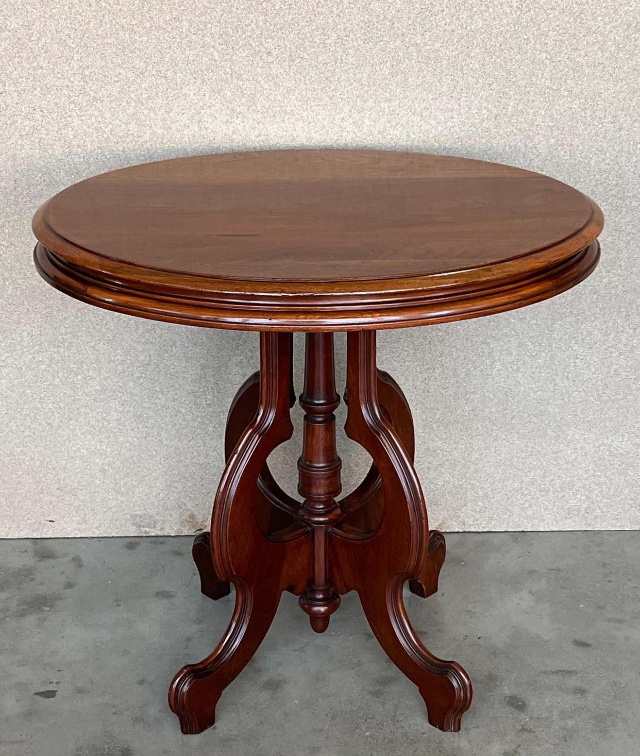 Table basse ovale victorienne en loupe de noyer avec incrustations photo for sale