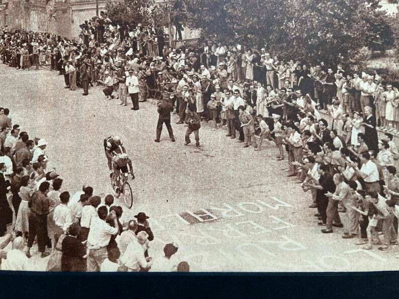 Vintage Tour De France Cycling Print Ruiz / Darrigade 1951 photo Art
