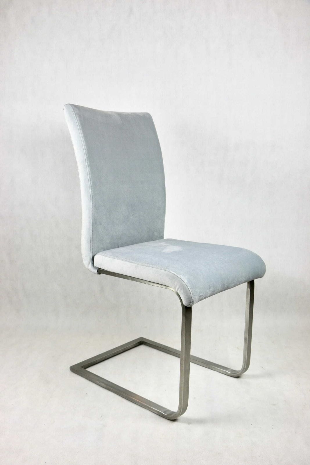 Set Of 4 Chairs On Metal Legs   Gray Silver Velvet Velvet   4 Pieces