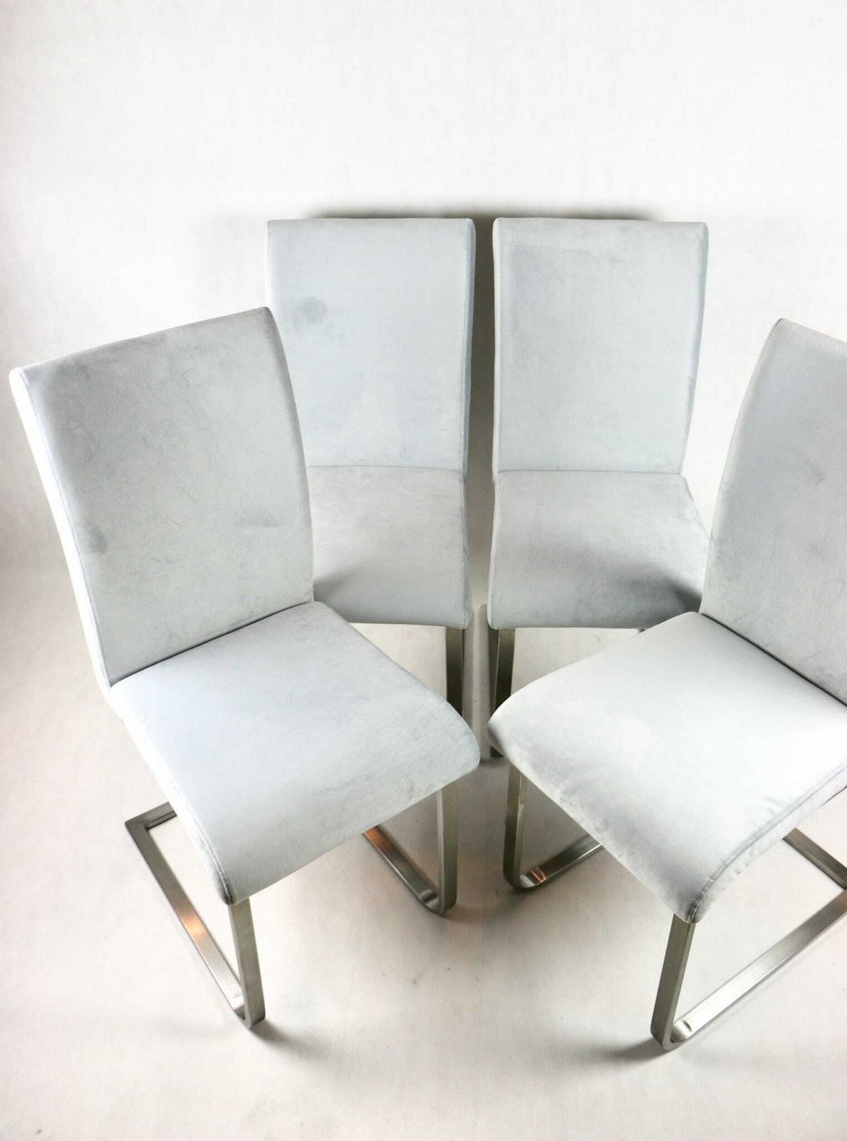 photo vintage Set Of 4 Chairs On Metal Legs   Gray Silver Velvet Velvet   4 Pieces