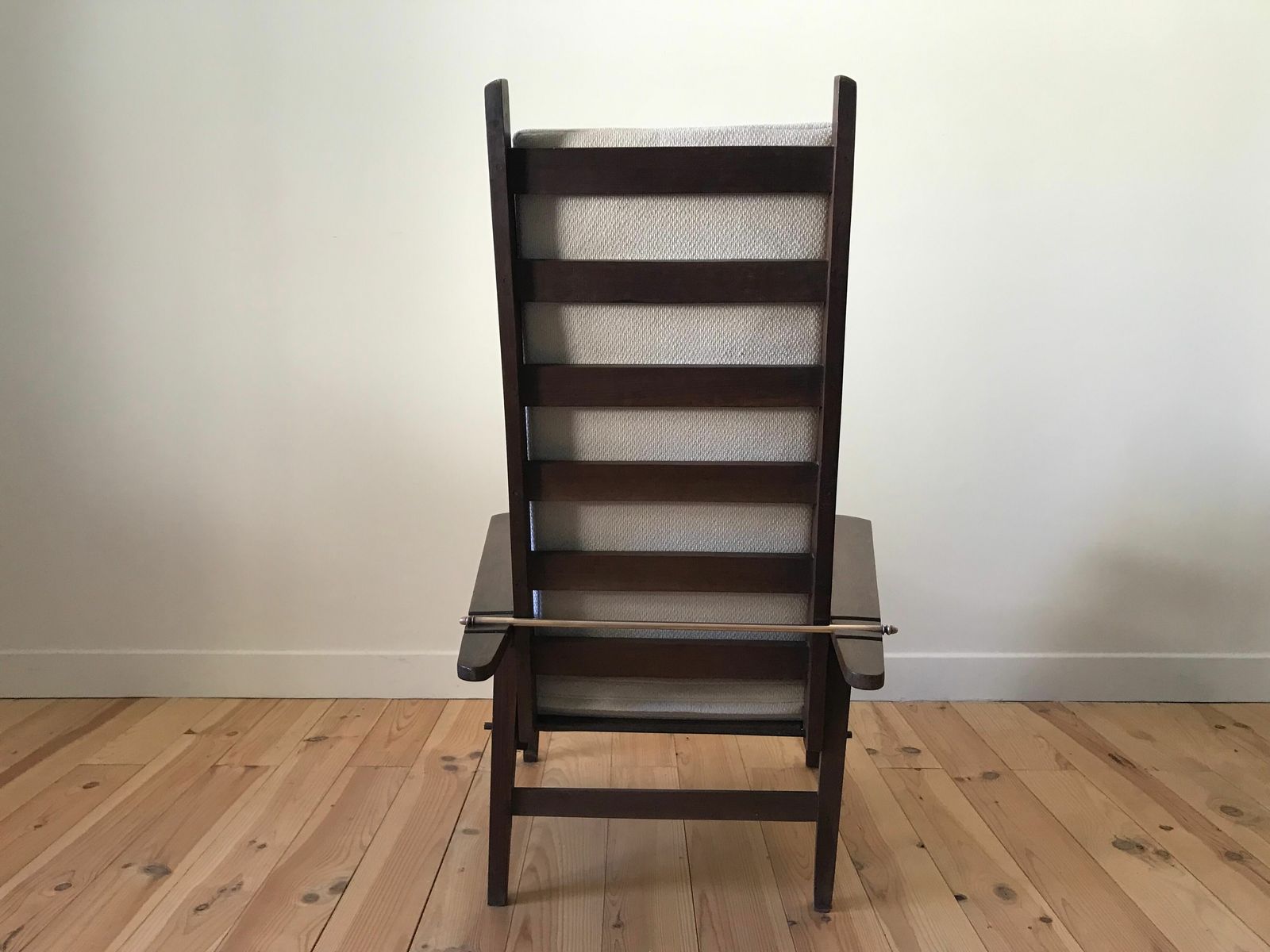 photo vintage Morris, Arts And Crafts Armchair Circa 1930.