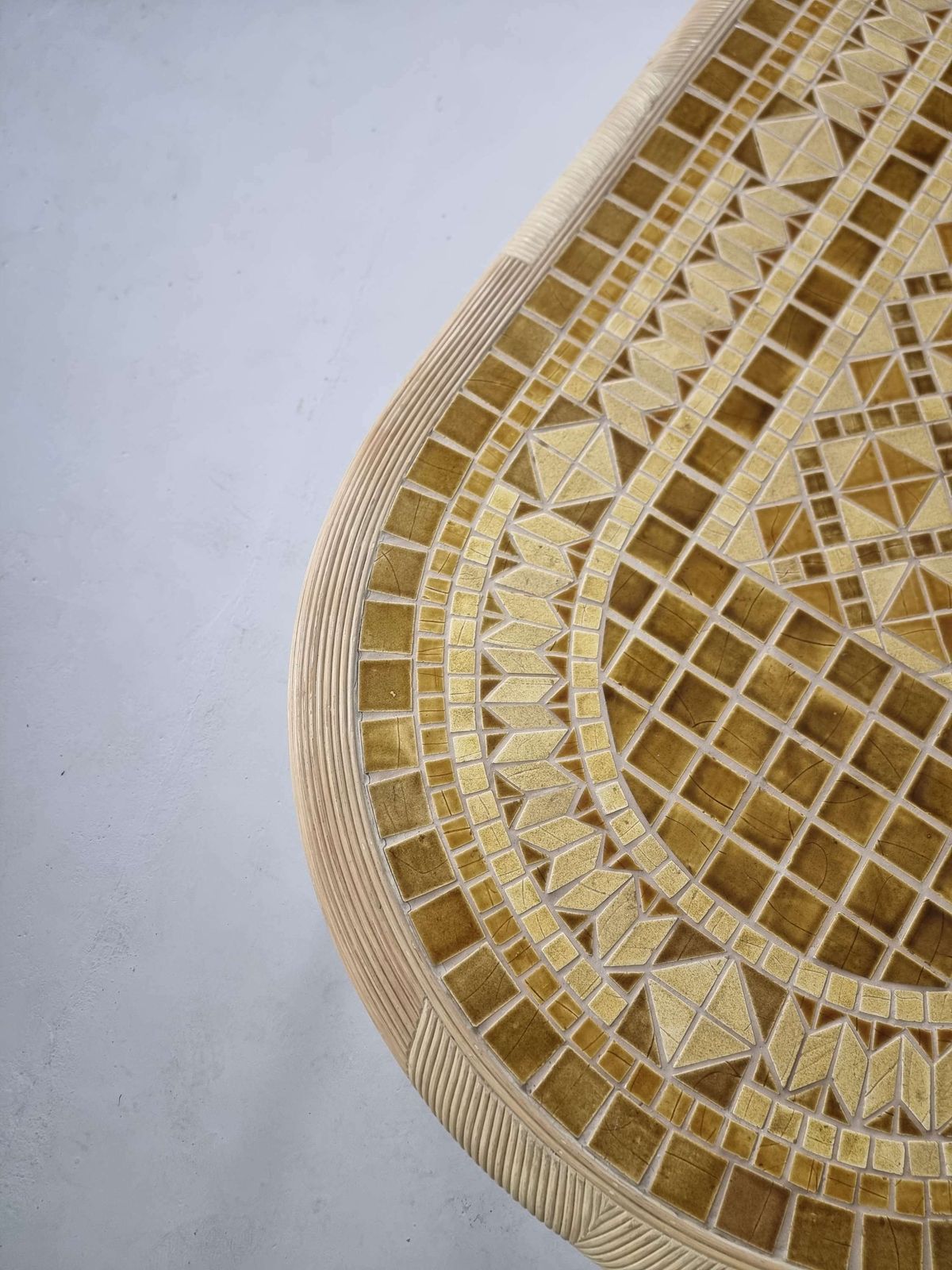 Rotan Riet Eettafel Met Keramische Inleg, Jaren 1980 photo Meubels