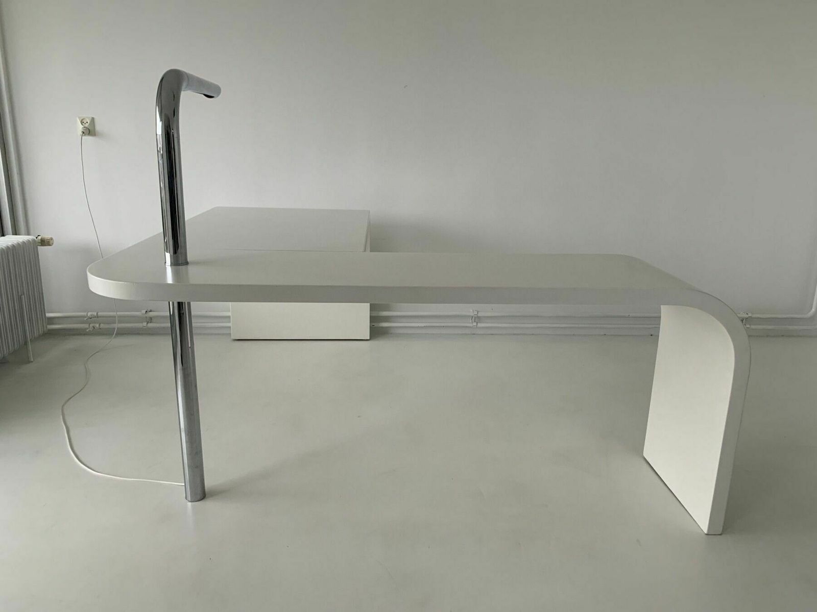 Direct Desk Van Ennio Chiggio Voor Nicole International photo for sale