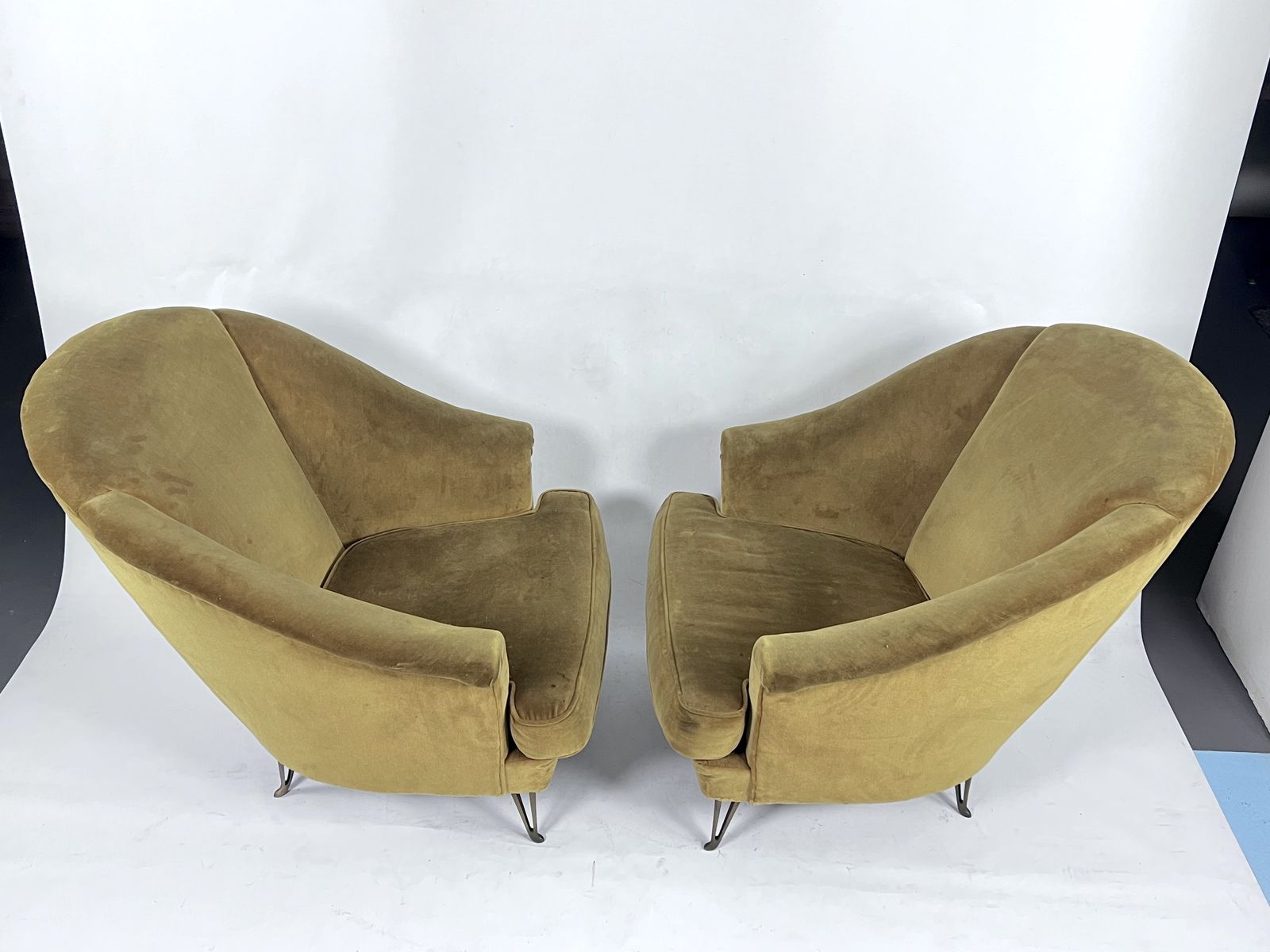 Isa Bergamo, Pair Of Gio Ponti Attributable Armchairs In Original Condition. Italy 1950s photo furniture