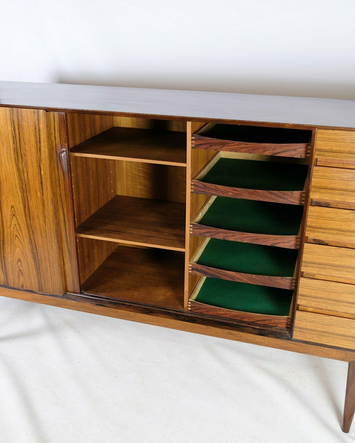 Sideboard In Rosewood By Henry Rosengren Hansen For Brande Møbelindustri  From 1960 photo vinterior