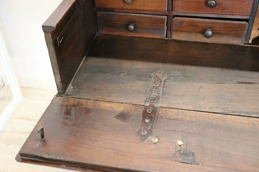Antique Chest Of Drawers In Carved Walnut photo 9023.48