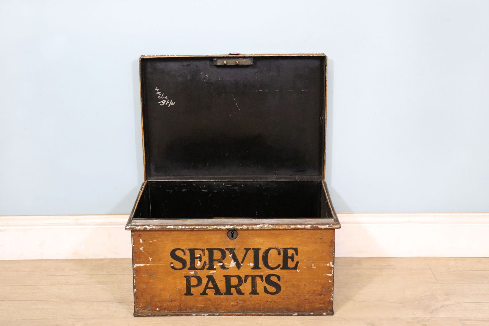 A  Lovely Antique Metal Trunk Later Hand Sign Written For The Automobile Association (Aa). photo for sale