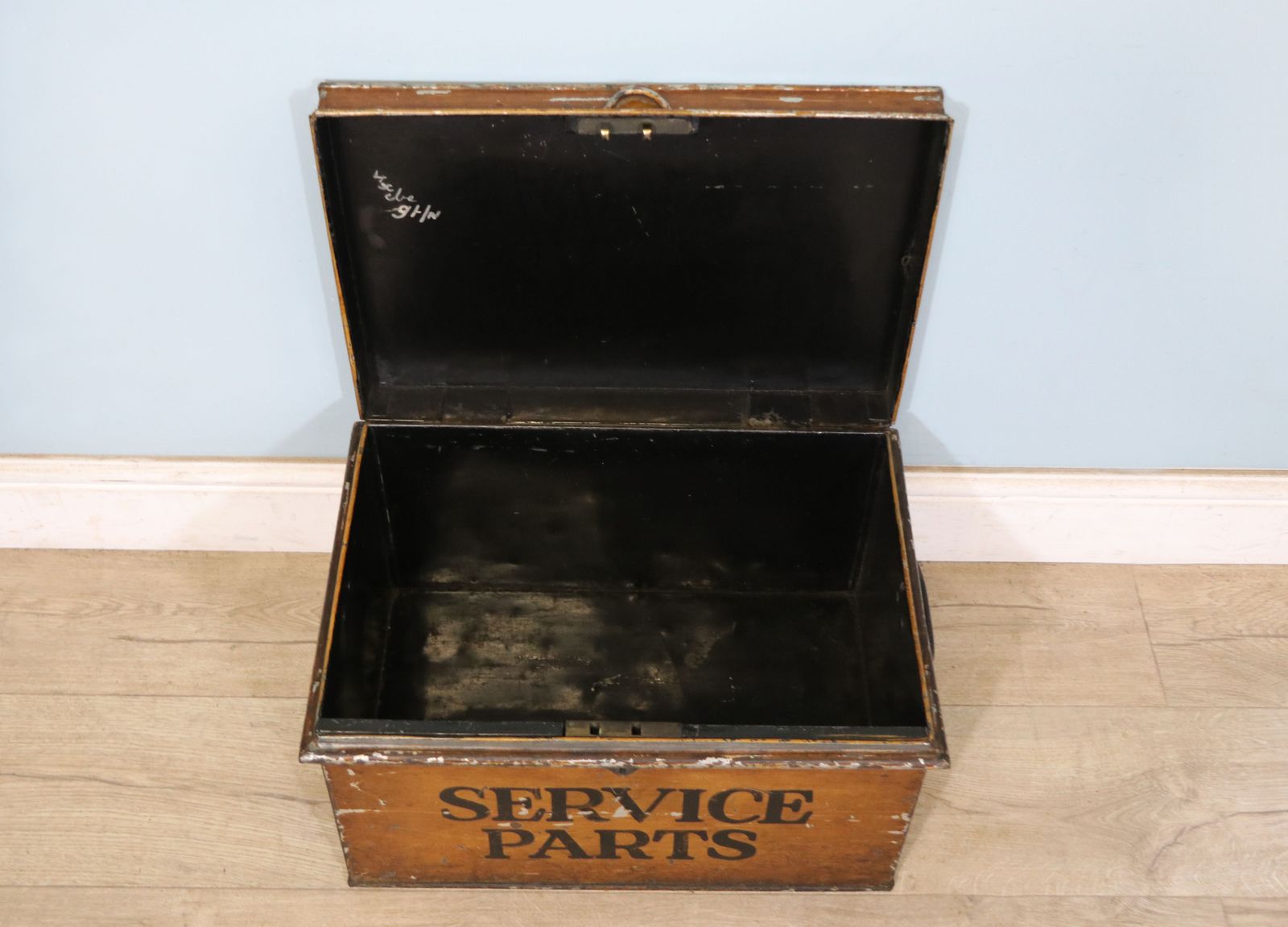 A  Lovely Antique Metal Trunk Later Hand Sign Written For The Automobile Association (Aa). photo 245.0