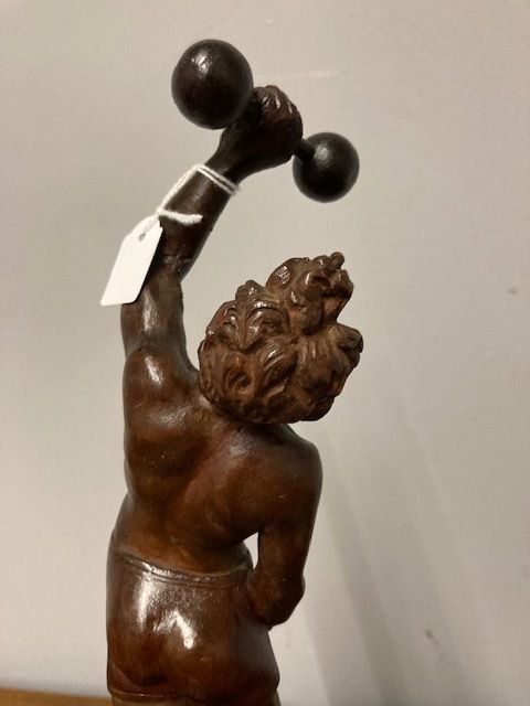 photo vinterior Ancient Sculpture In Walnut Depicting A Late 19th Century "Weightlifter", Italian School.