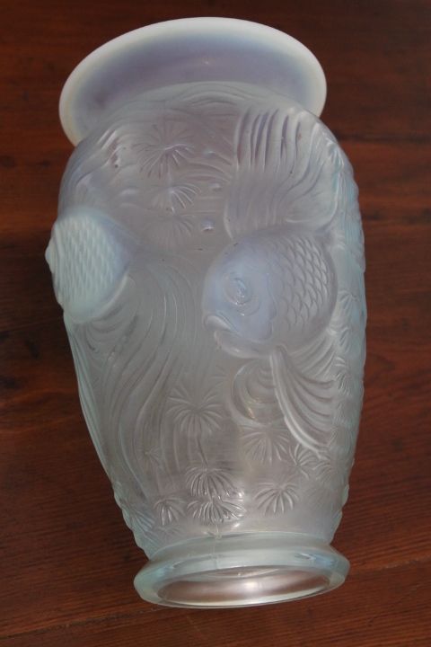 Antique Liberty / Art Deco Vase In Iridescent Opal Glass From The 1930s. Gorgeous
