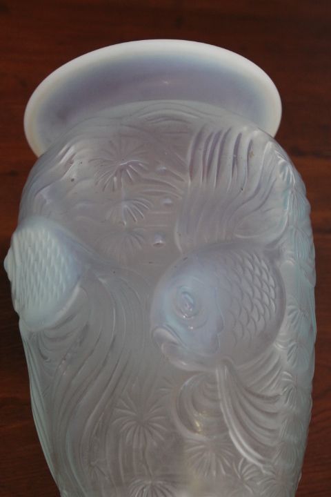 Antique Liberty / Art Deco Vase In Iridescent Opal Glass From The 1930s. Gorgeous photo buy