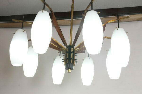 photo vintage Vintage Chandelier 8 Lights Swedish Opaline Chandelier From The 50s Restored. Vintage