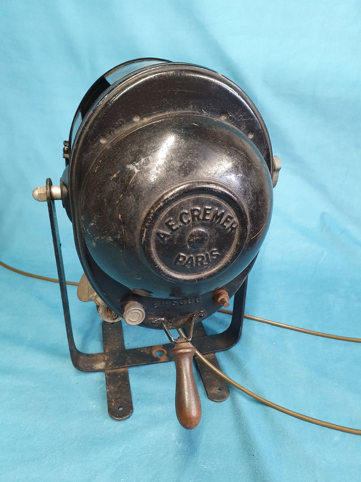 Pair Of Early 20th Century French Theatre Spotlights photo Lighting