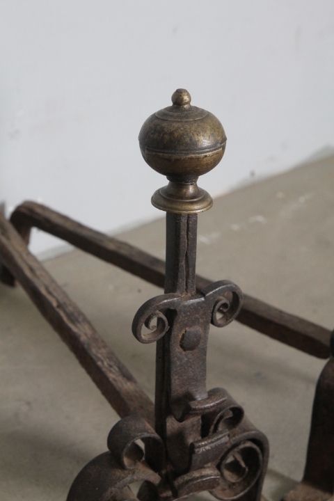 photo furniture Ancient Pair Of Fireplace Andirons In Iron And Brass From The 18th Century