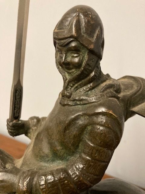 photo vinterior Ancient Bronze Of A Knight On Horseback From The Early 1900s, Italian School.