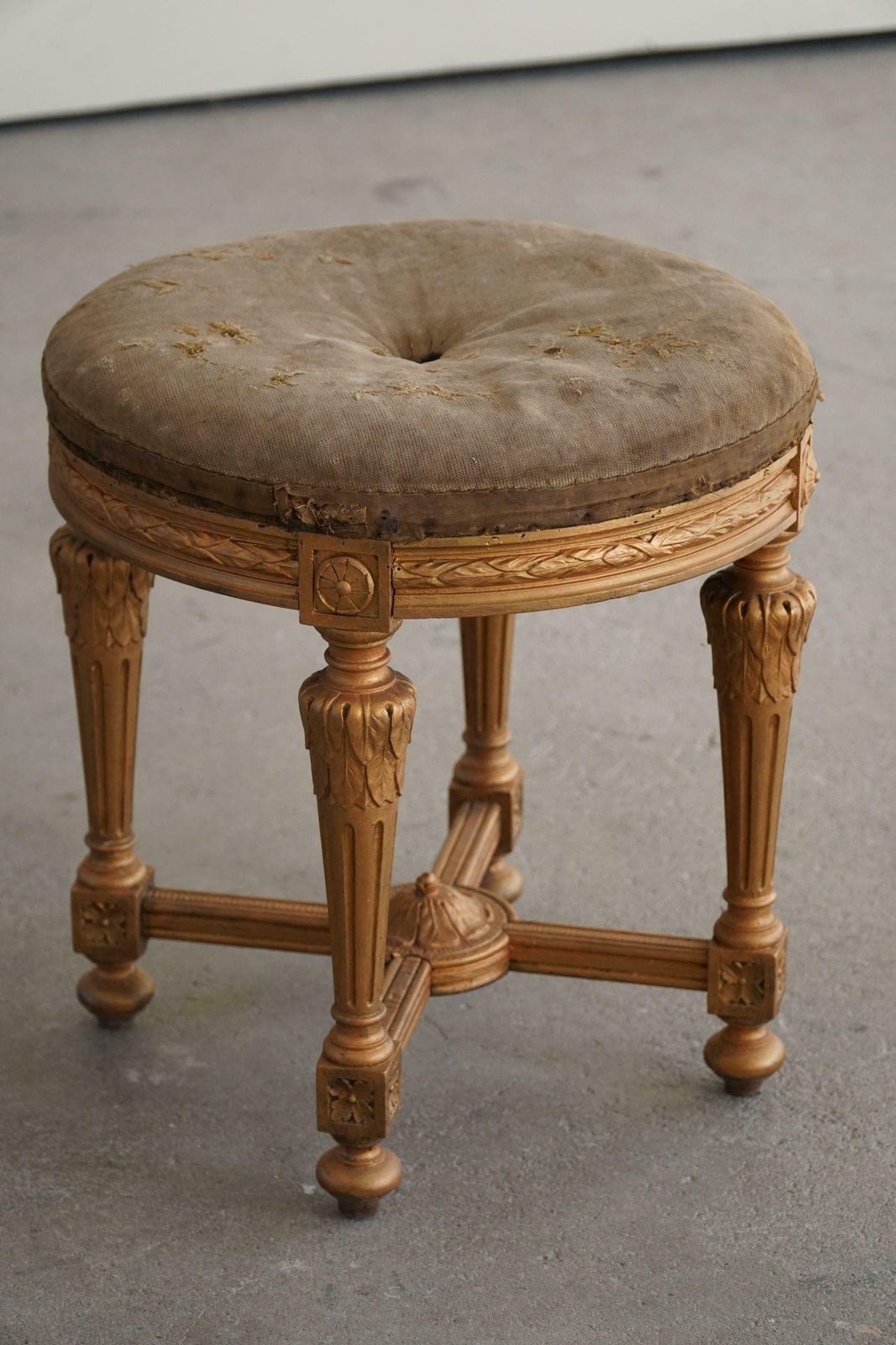 2065.0 Gustavian Antique, Round Stool, Swedish Cabinetmaker, Late 18th Century photo