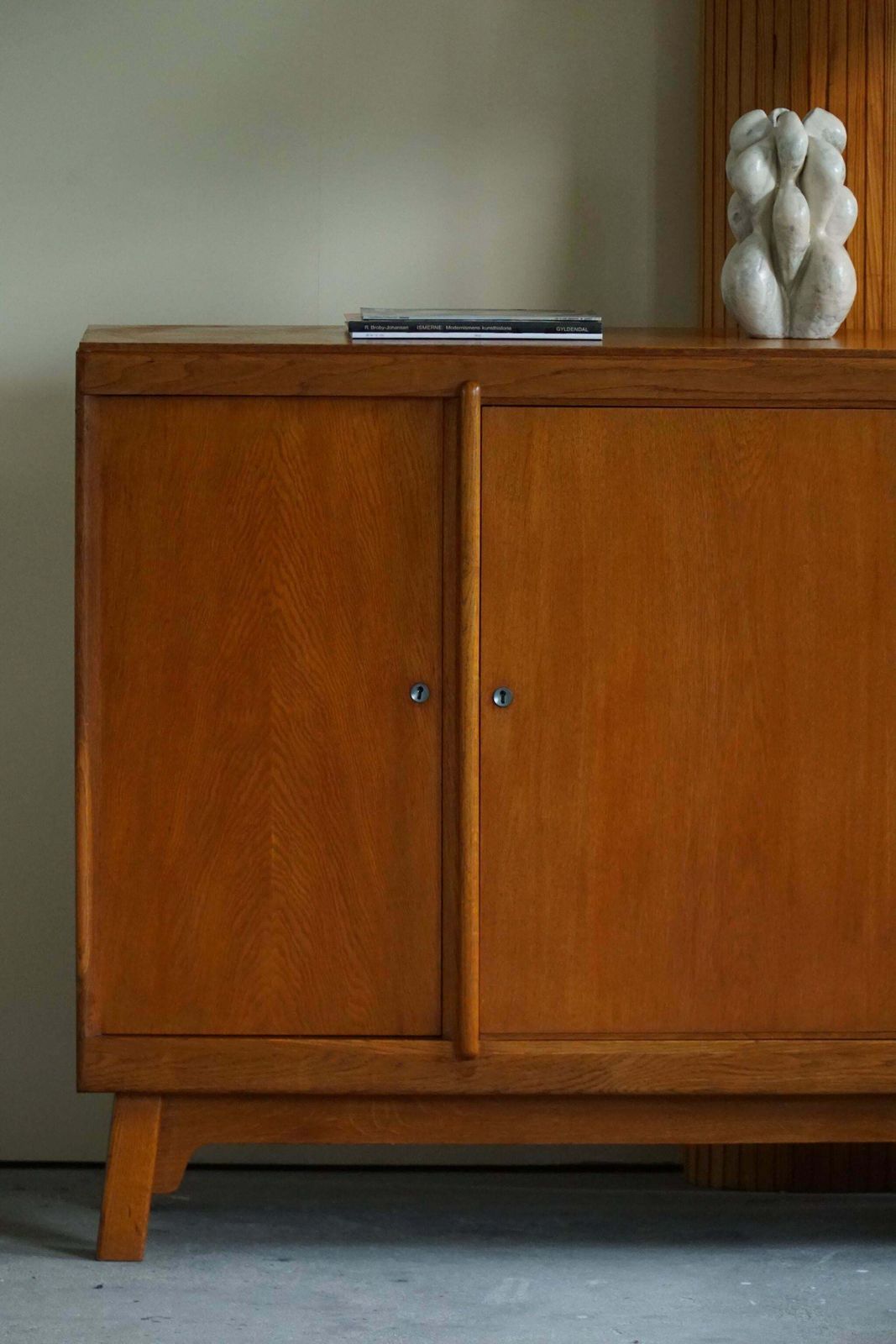 photo vintage Mid Century Cabinet / Sideboard In Teak & Oak, Danish Cabinetmaker, 1960s
