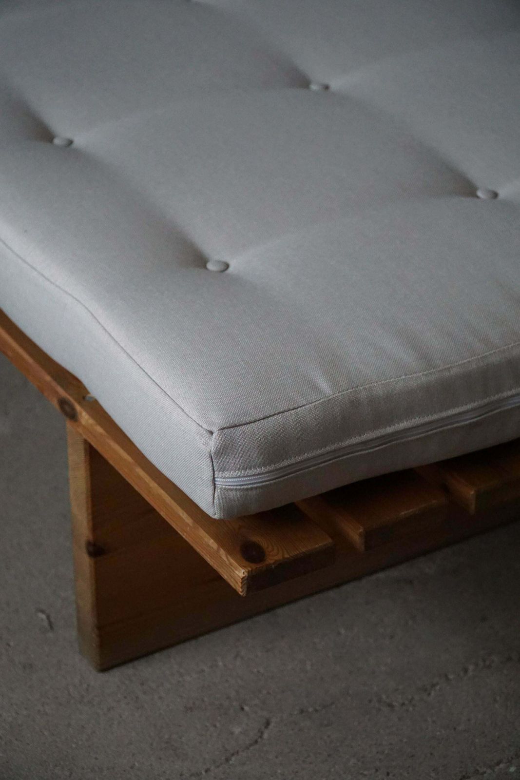 photo vintage Danish Modern Daybed, Reupholstered, Made In Pine, By Nyt I Bo, 1970s