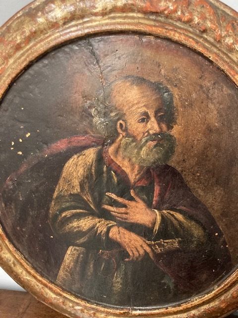 119.6 Ancient Round Oil Painting On Panel From The 17th Century St. Peter In Patina With Coeval Frame photo