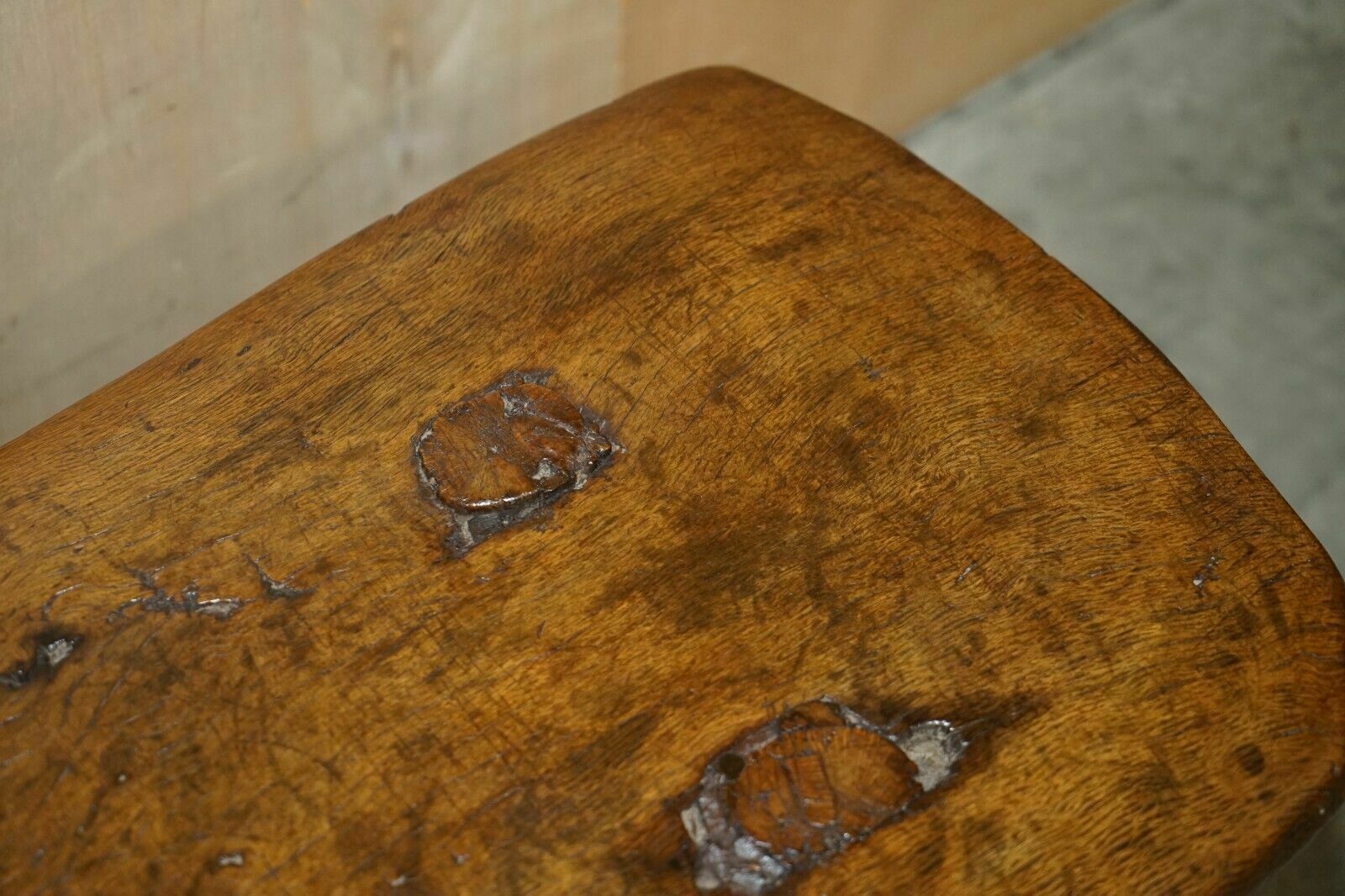 photo vinterior Primitive Antique 1740 Spanish 18th Century Three Legged Bench Or Coffee Table