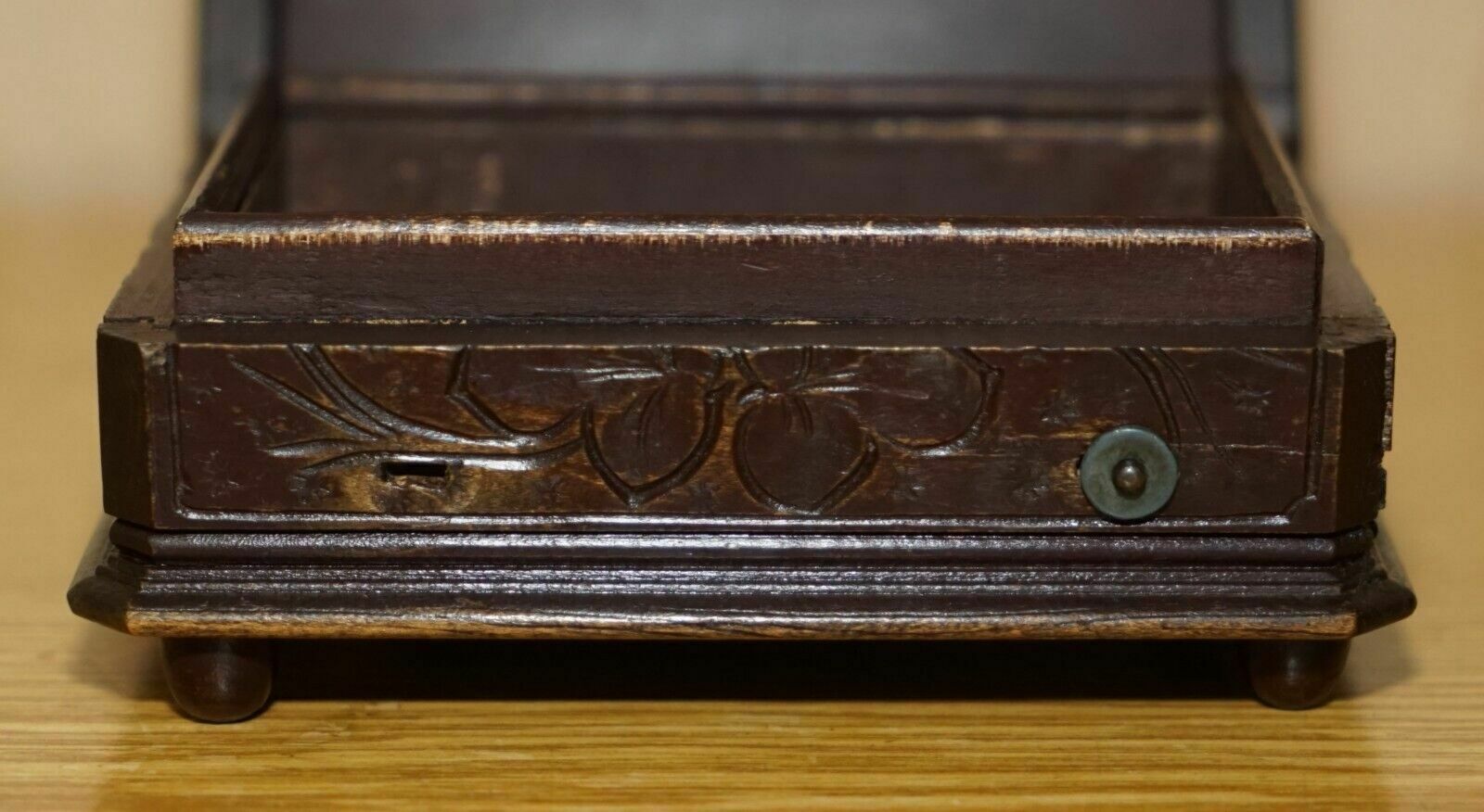 photo vinterior Original Antique Grape Vine Carved Black Forest Wood Music Box Needs Service