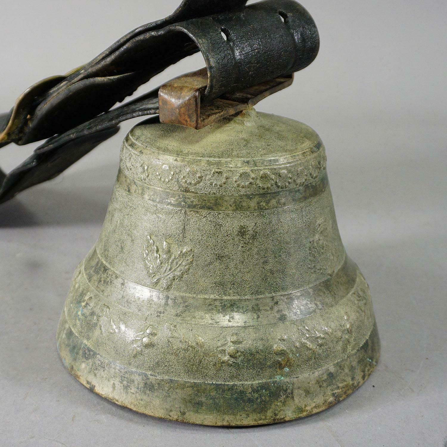 Antique Casted Bronze Cow Bell Made In Switzerland, Ca. 1930 photo vinterior