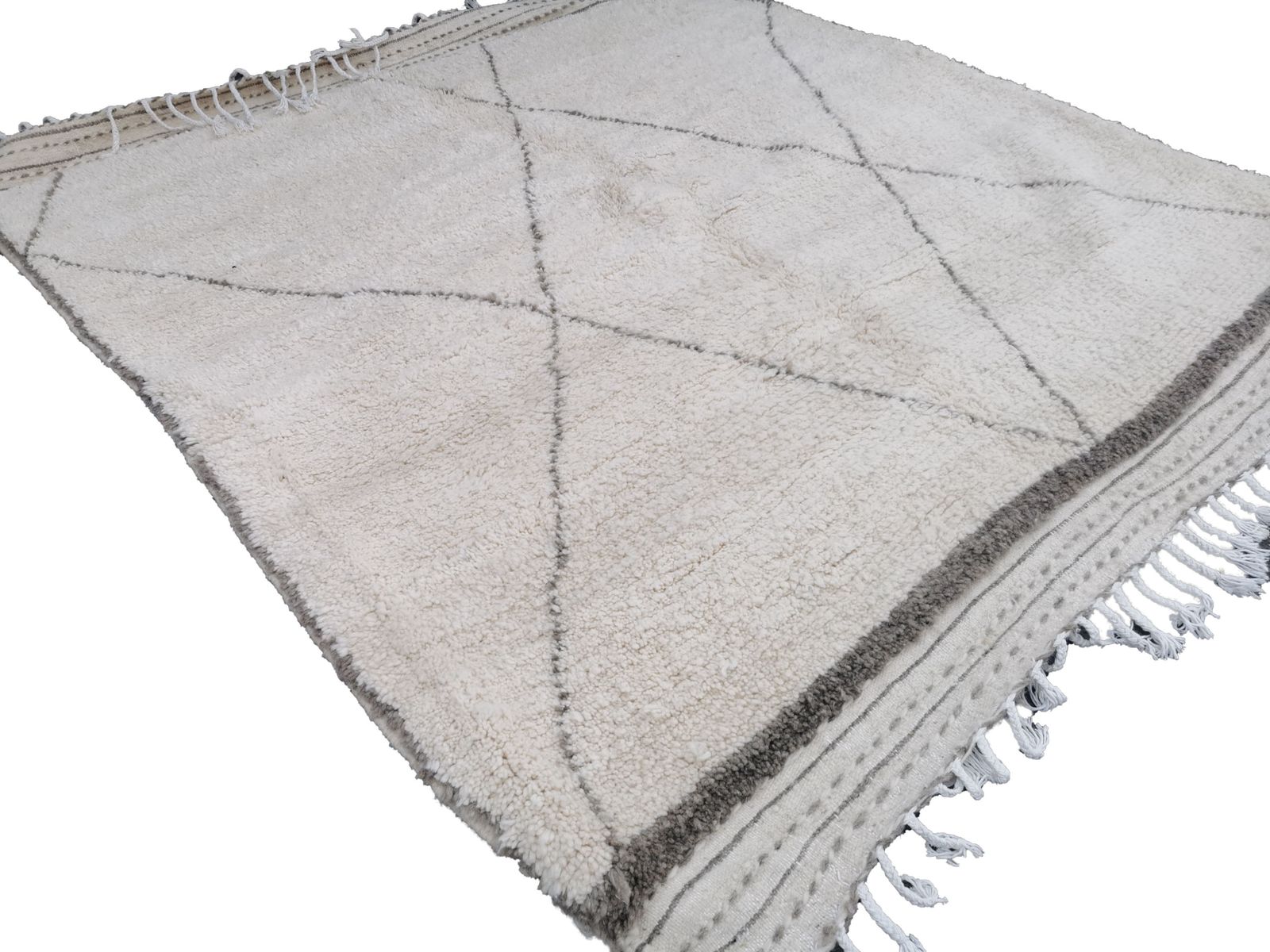 No Custom Fee. Large Cream Handmade Moroccan Beni Ouarain Rug Berber Carpet. Natural Wool 170x180 photo Textiles