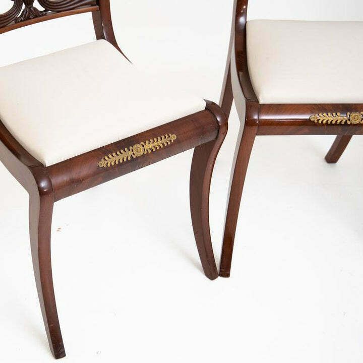 photo furniture Set Van Acht Eetkamerstoelen En Fauteuils, Noord Duitsland Ca. 1830