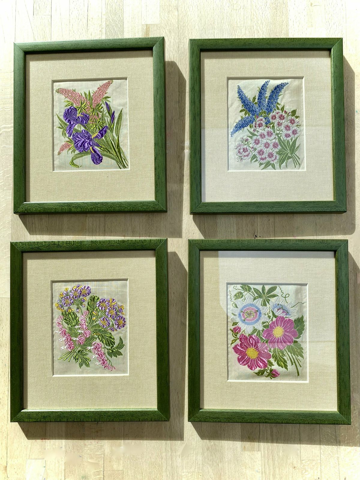 photo buy Set Of Four Framed Vintage Embroidered Kensitas Flowers Cards