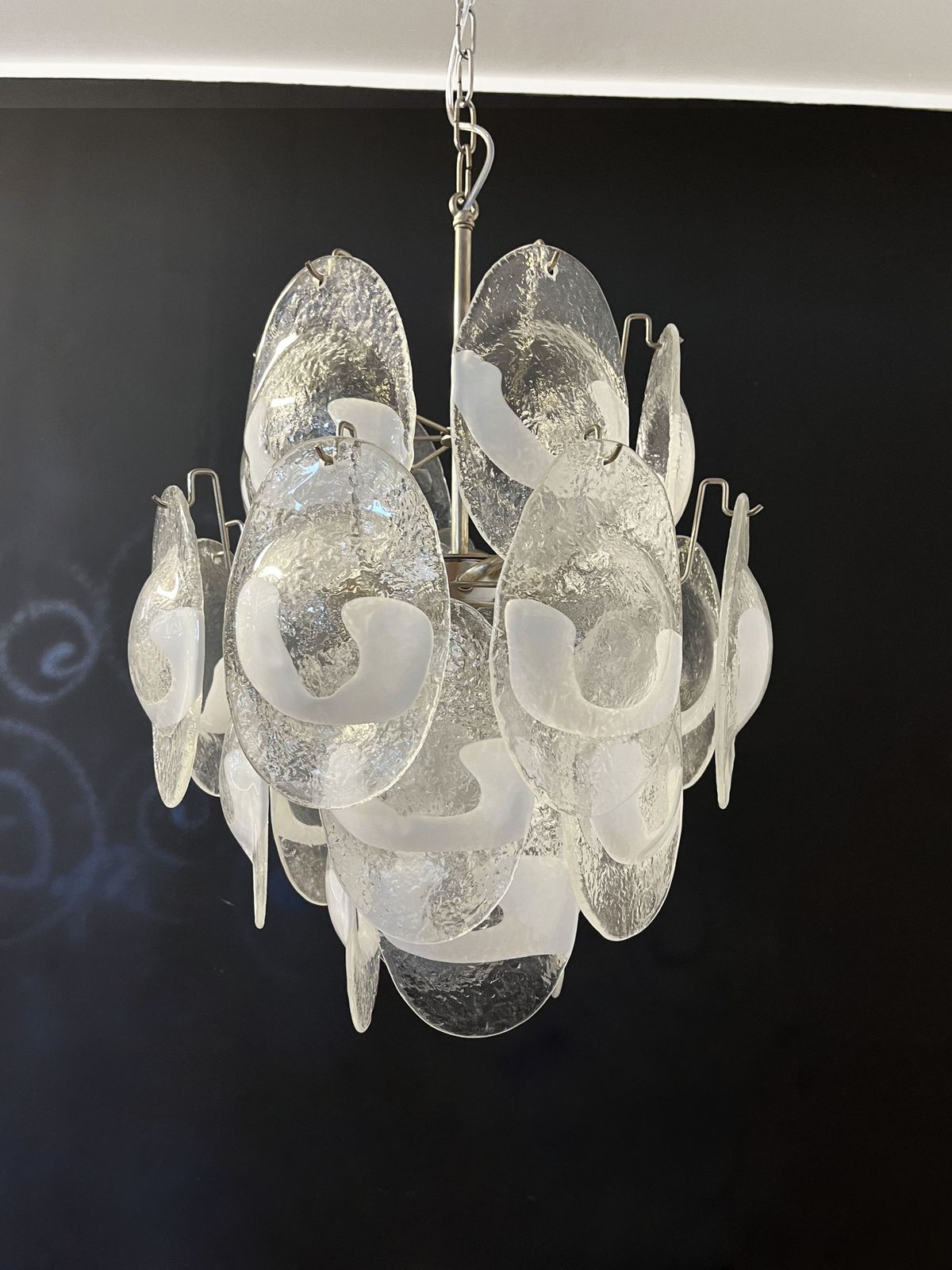 photo vinterior Vintage Italian Murano Chandelier   24 Lattimo Glasses