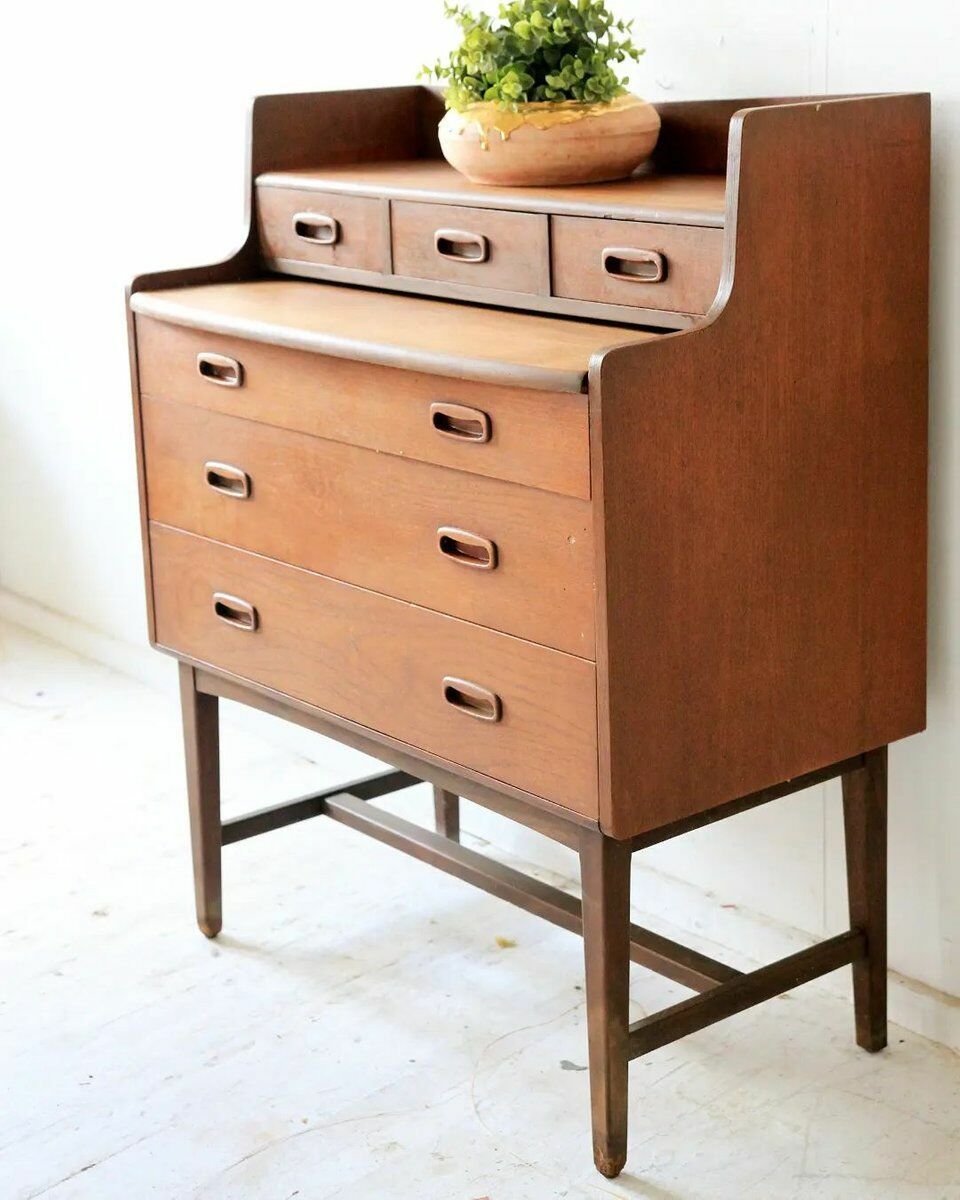 photo furniture Mid Century Curvy Dressing Table In Teak With Pull Out Mirror