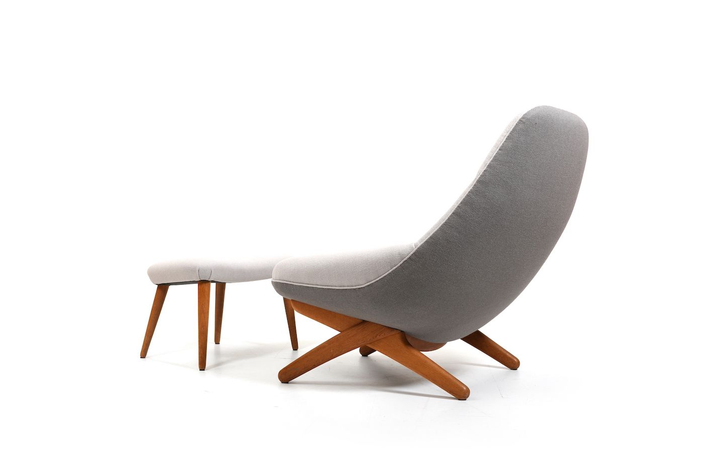Illum Wikkelsø Lounge Chair Model 'Ml91' 1950s / New Upholstered! photo for sale