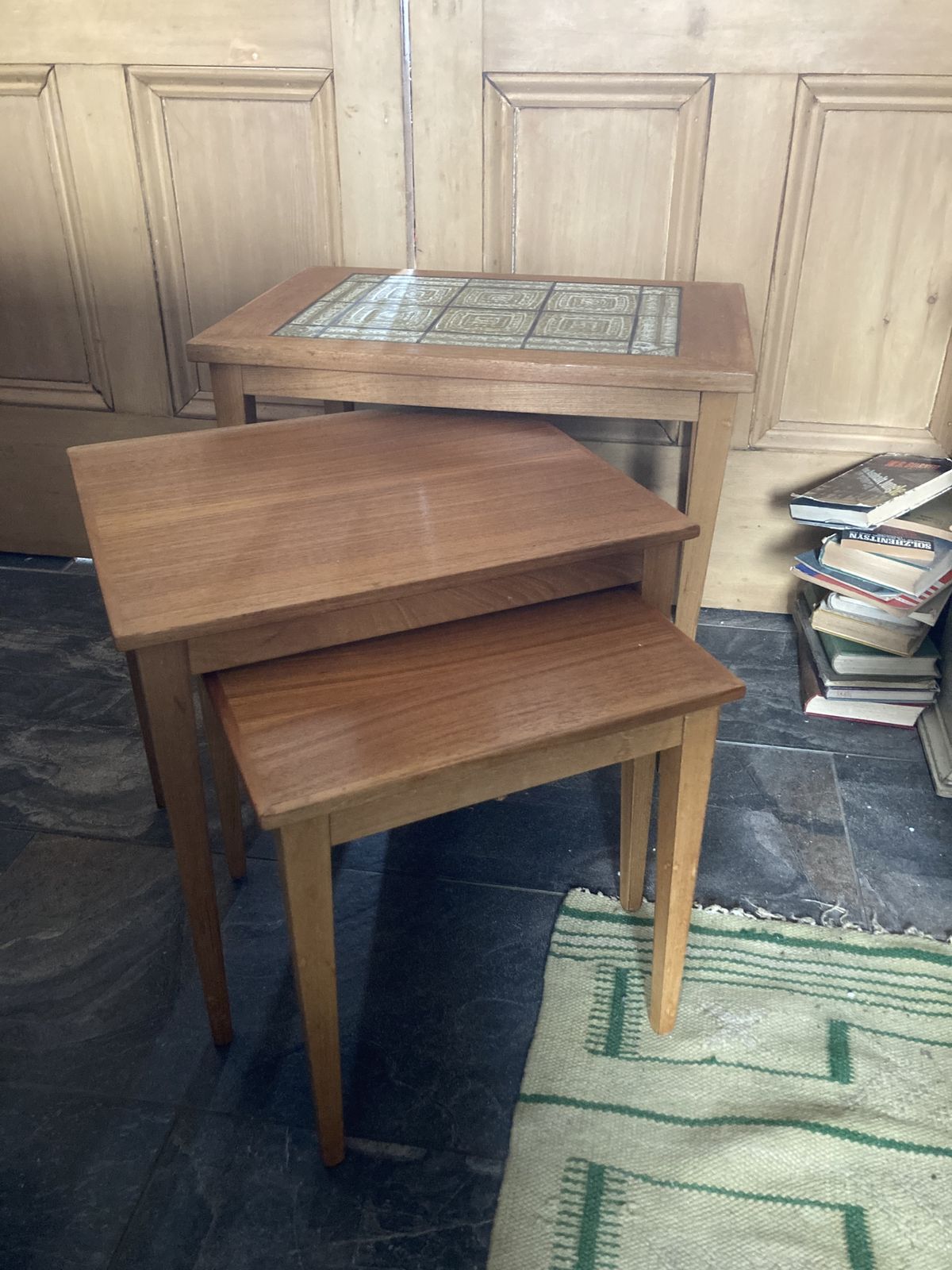 photo vinterior 1960s Kvalitet Danish Teak Nest Of Tables With Tiled Top