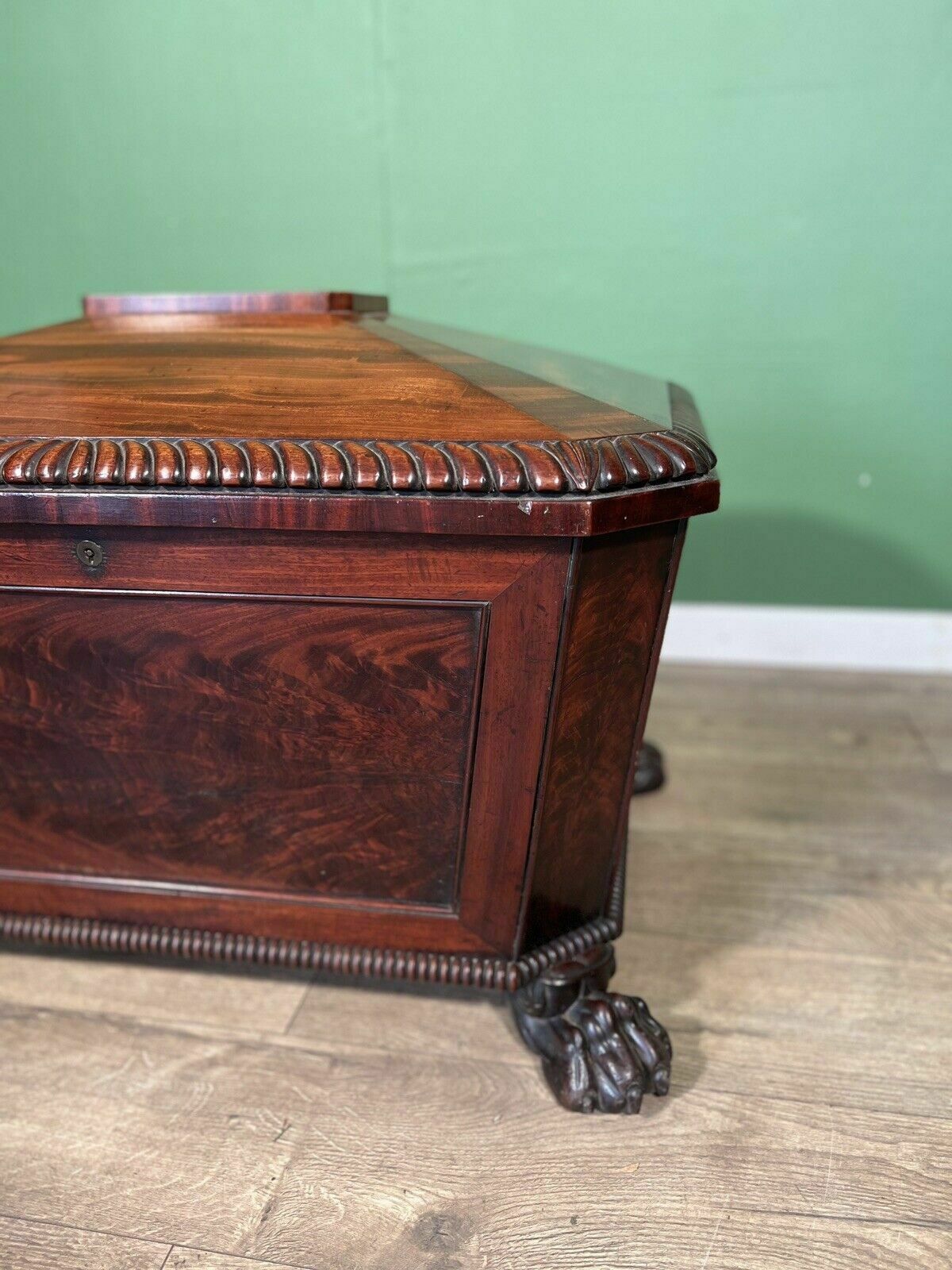 A Very Impressive And Imposing Regency Mahogany Cellarette photo 1495.0
