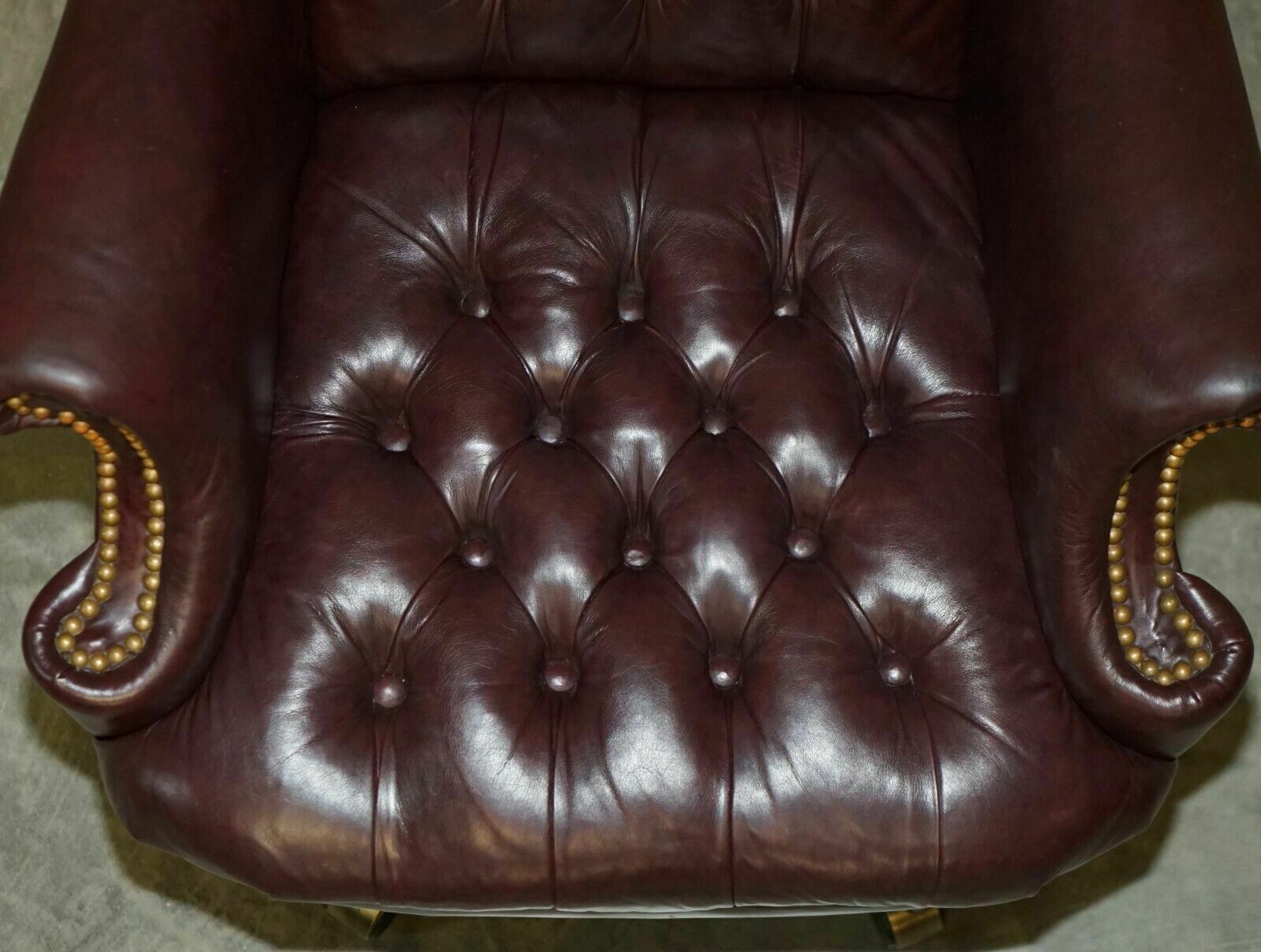 photo vinterior Vintage High Back Chesterfield Heritage Leather Office Captains Swivel Chair