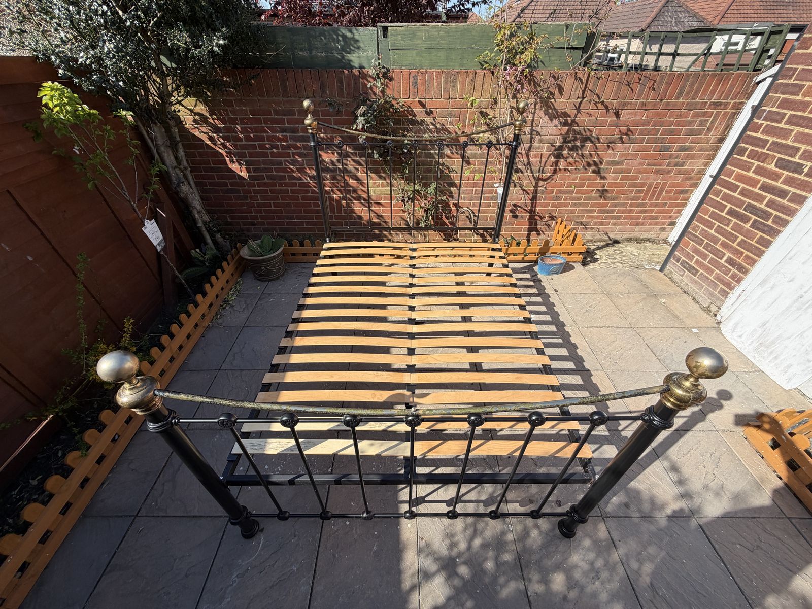 Quality Classic English Iron / Metal & Brass King Bed Frame, Good ...