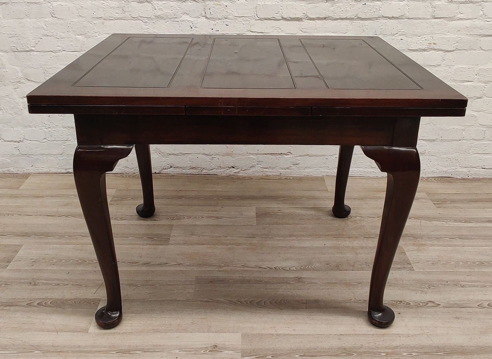 Queen Anne Style Mahogany Pull Out Extending Dining Table | Vinterior