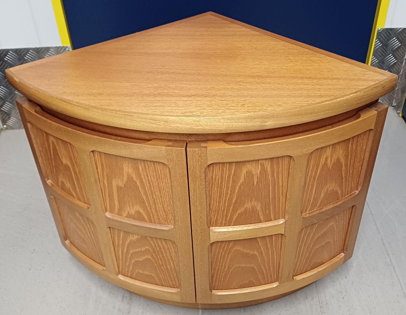 Nathan 5554 Low Corner Storage Unit Free Delivery Within 50 Miles ...