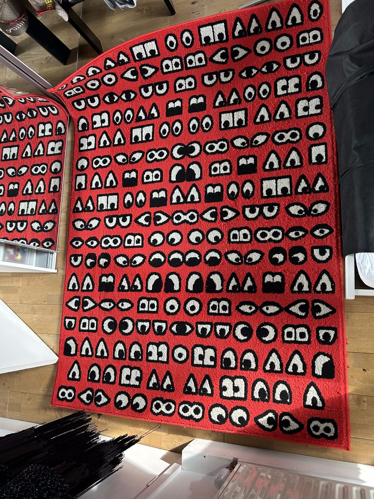 Walter Van Beirendonck X Ikea Glödande Eyes Rug | Ikea | Vinterior