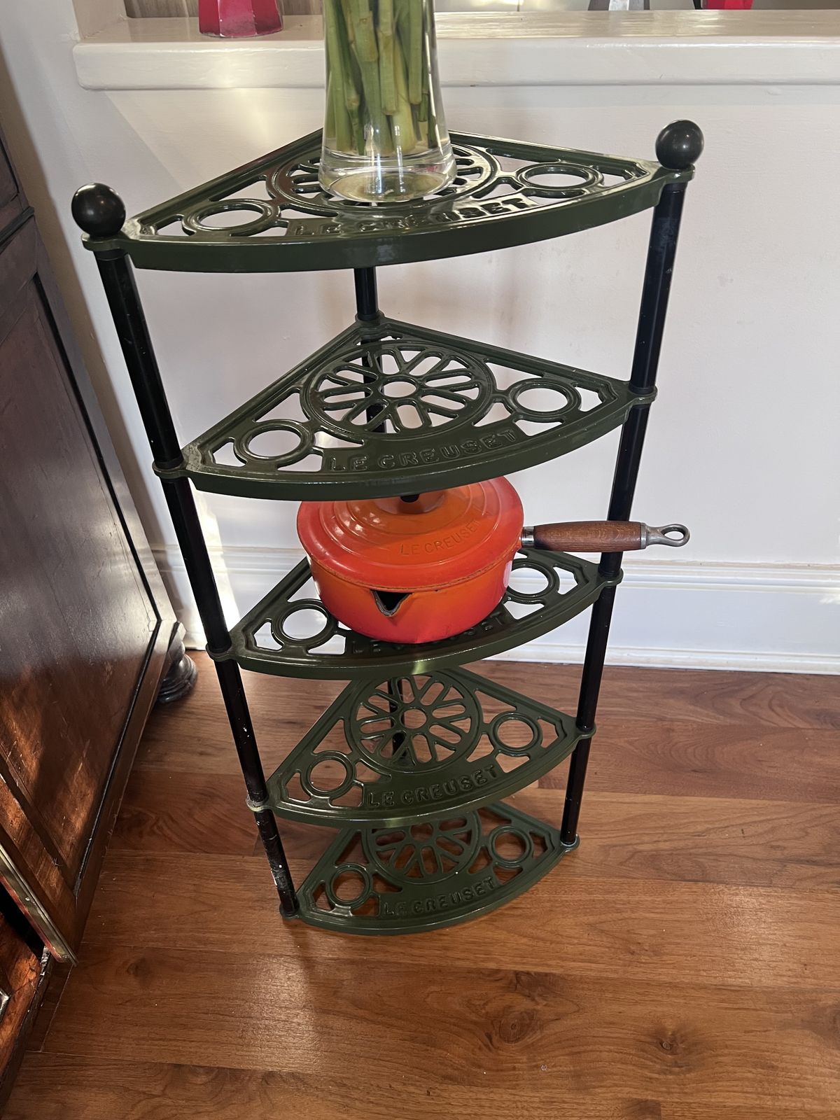 Le Creuset 5 Tier Cast Iron Cookware Stand | Vinterior Le Creuset 5 Tier Cast Iron Cookware Stand | Vinterior