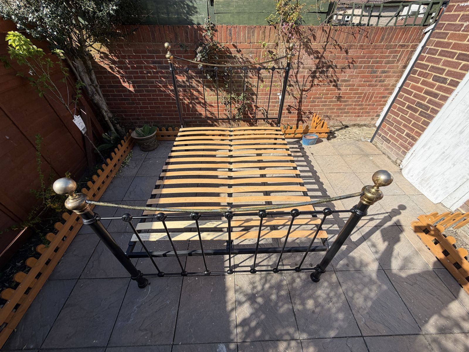 Quality Classic English Iron / Metal & Brass King Bed Frame, Good ...