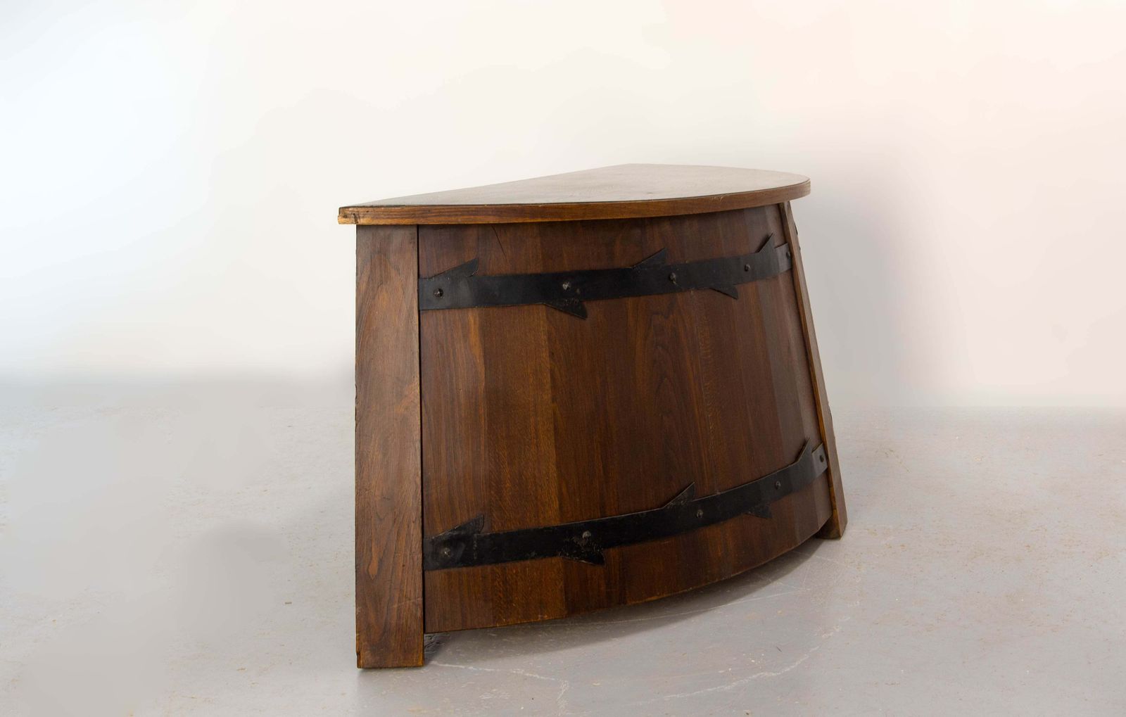 Bureau table d'écriture mid-century en chêne, forme tonneau courbée ...